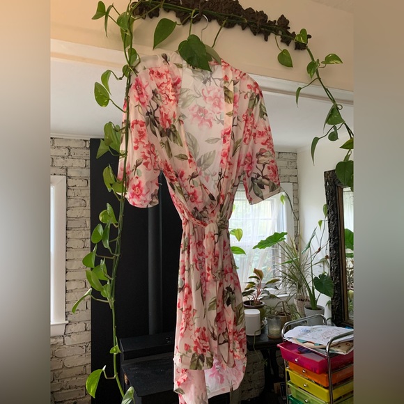 Mumu Floral Robe - Picture 7 of 8